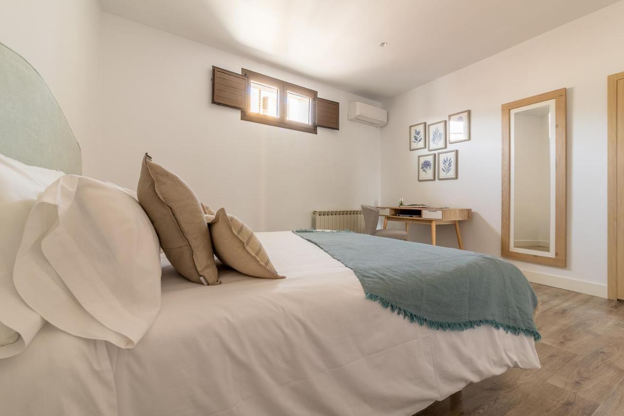 Apartamentos El Patio Plaza Santa Clara Caces Dış mekan fotoğraf