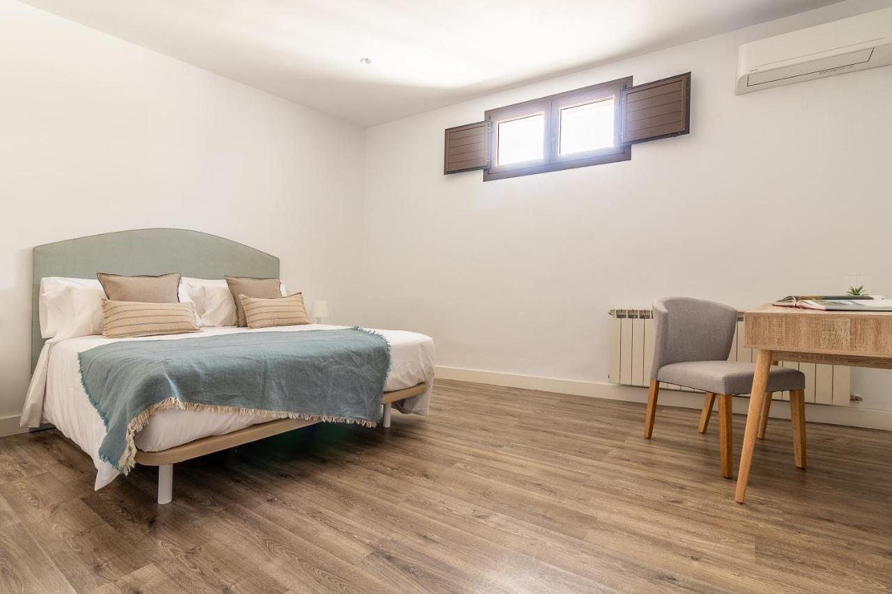 Apartamentos El Patio Plaza Santa Clara Caces Dış mekan fotoğraf