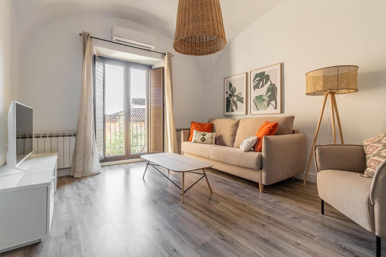 Apartamentos El Patio Plaza Santa Clara Caces Dış mekan fotoğraf
