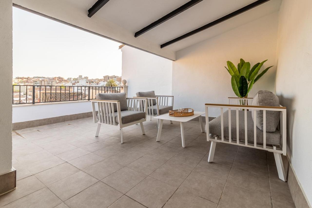 Apartamentos El Patio Plaza Santa Clara Caces Dış mekan fotoğraf